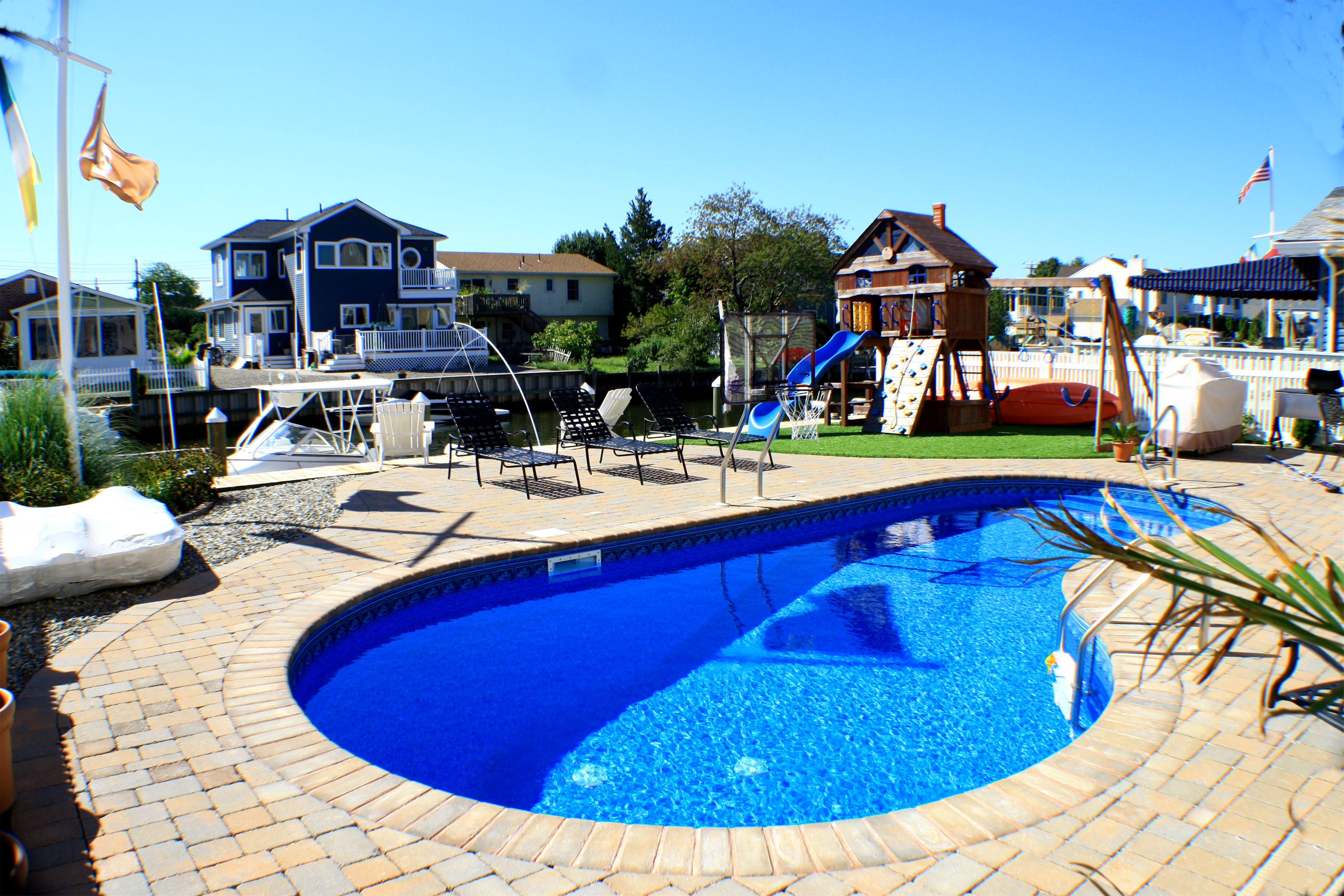 Logo for Paradise Pools & Spas NJ